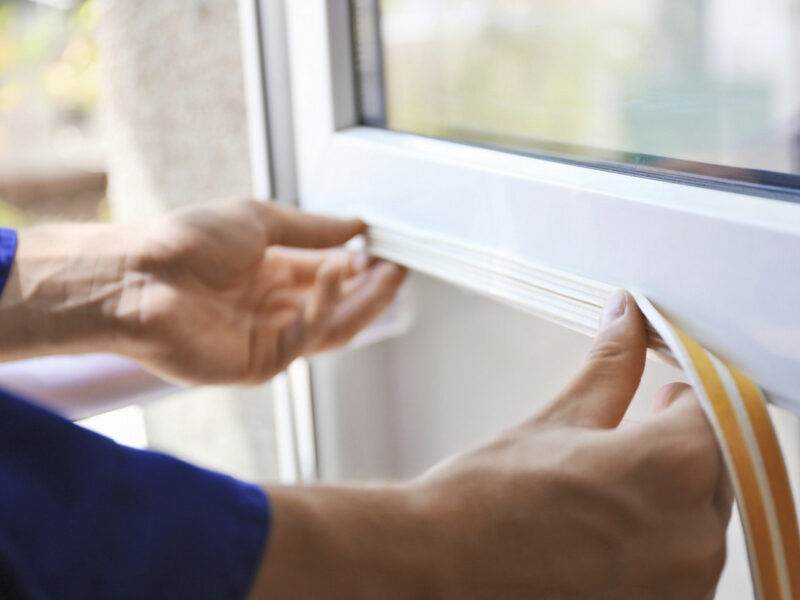 Jakie są najlepsze sposoby na uszczelnienie okien?